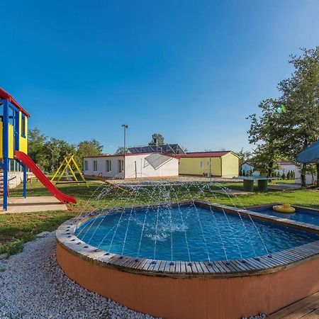 Holiday Park Village Jelovci Kringa Bagian luar foto