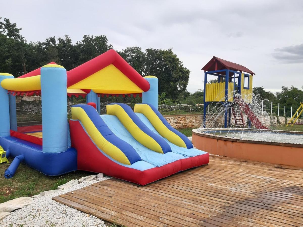 Holiday Park Village Jelovci Kringa Bagian luar foto