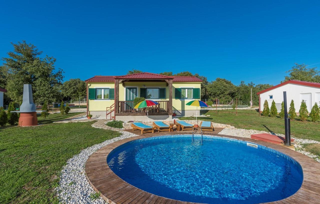 Holiday Park Village Jelovci Kringa Bagian luar foto