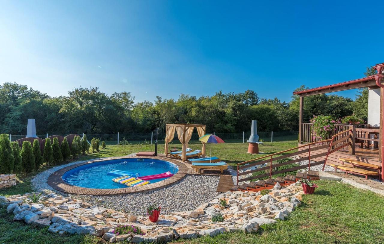 Holiday Park Village Jelovci Kringa Bagian luar foto
