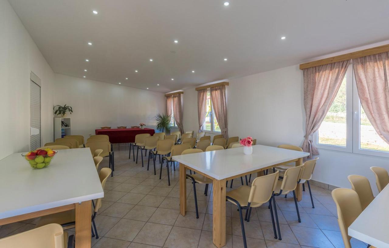 Holiday Park Village Jelovci Kringa Bagian luar foto