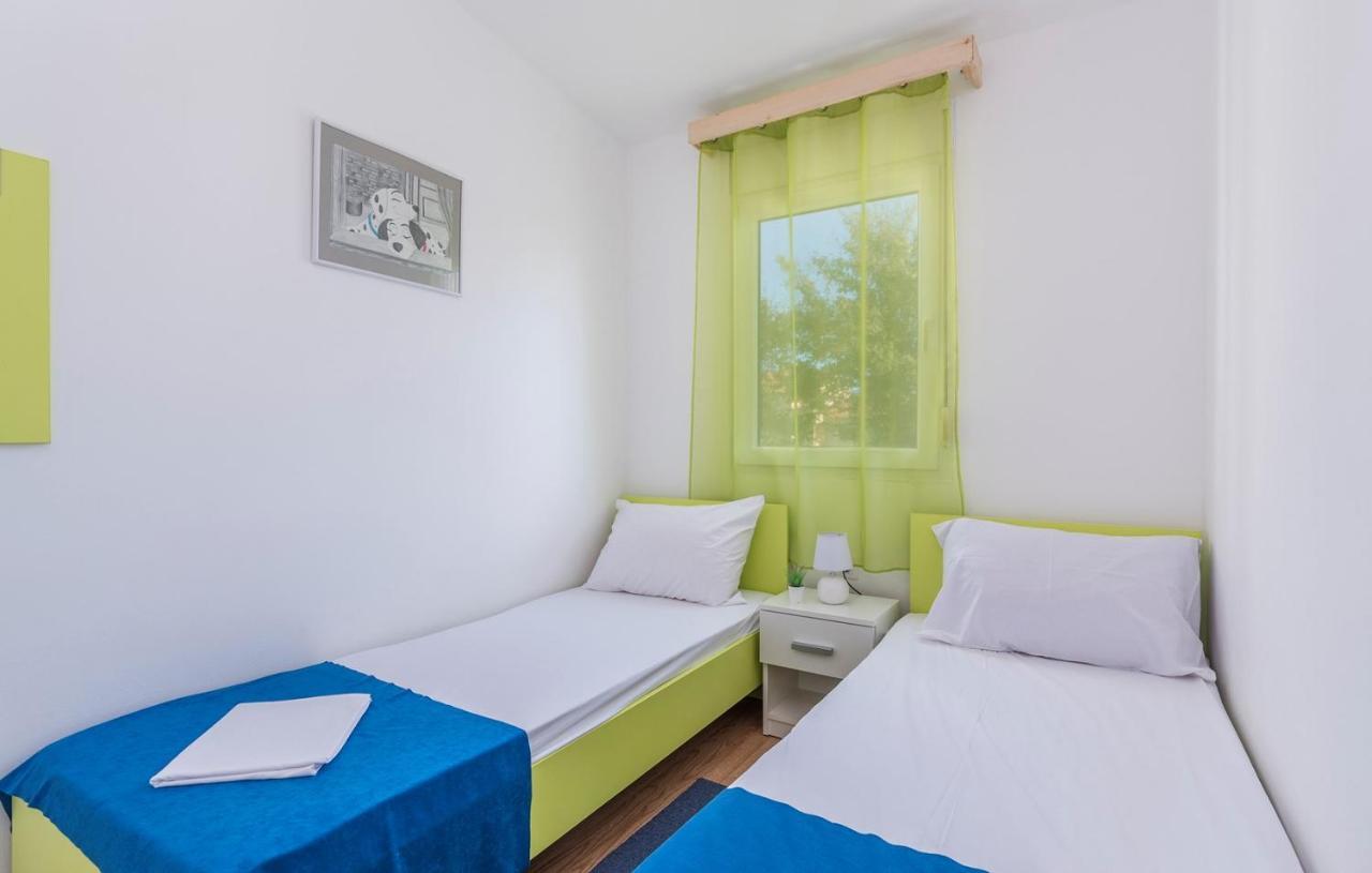 Holiday Park Village Jelovci Kringa Bagian luar foto