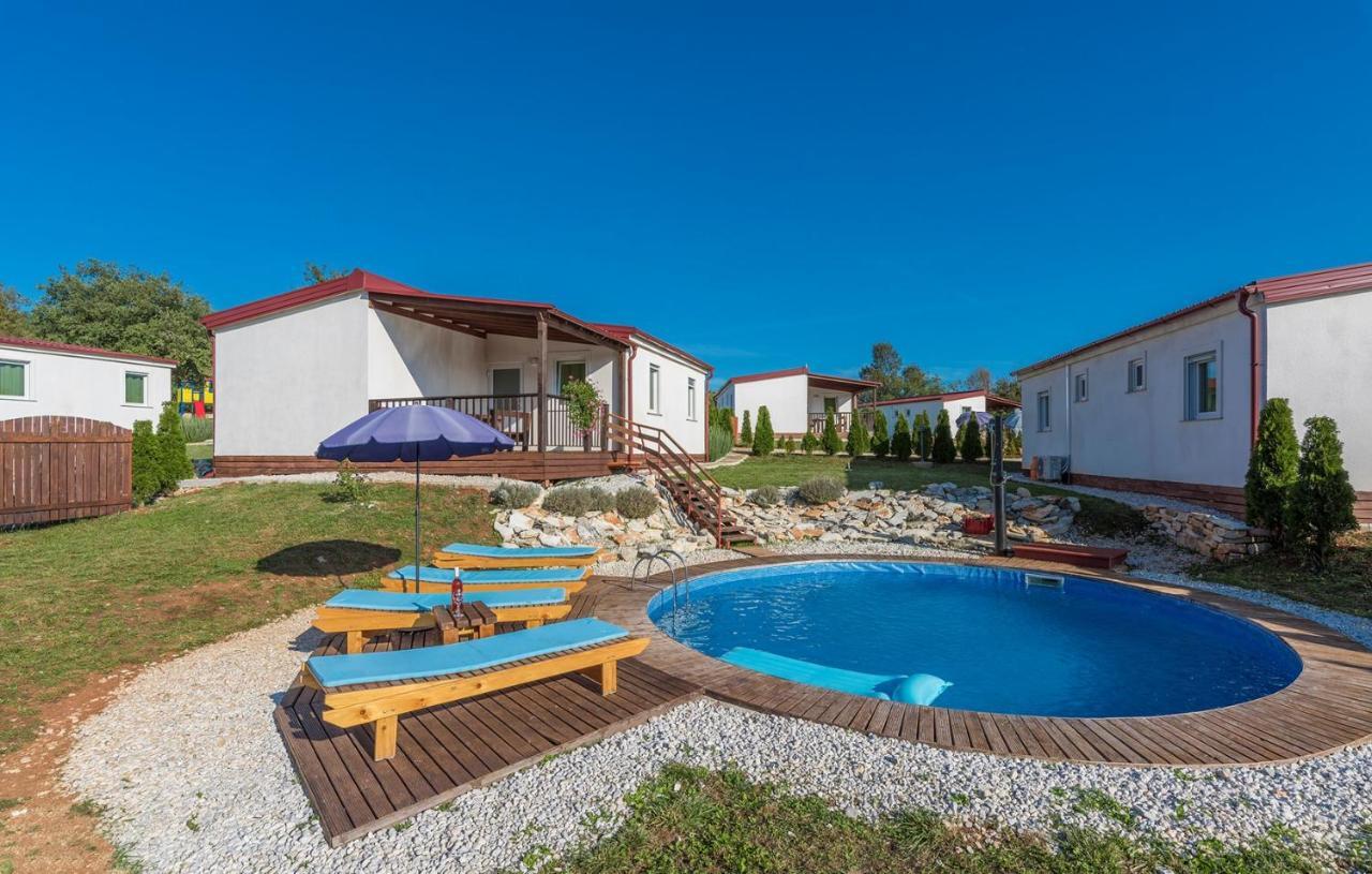 Holiday Park Village Jelovci Kringa Bagian luar foto
