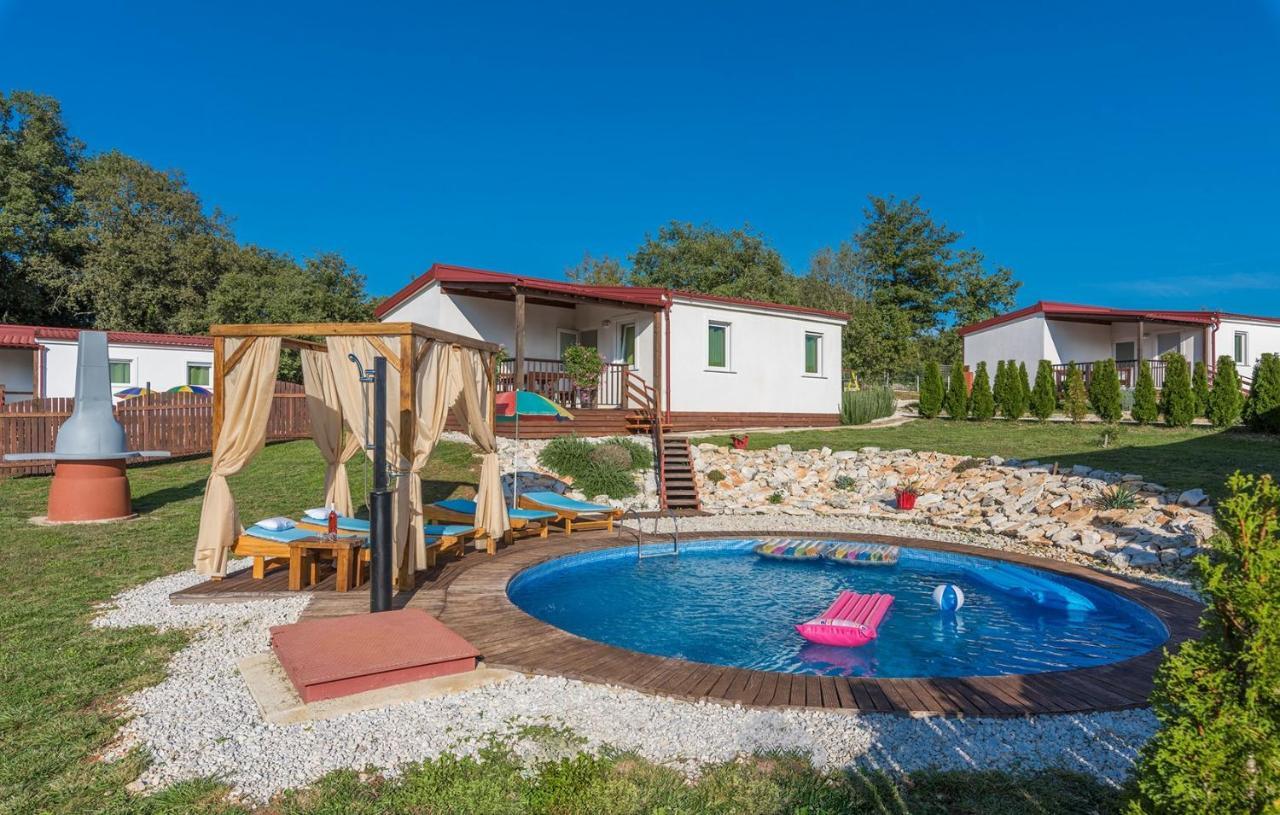 Holiday Park Village Jelovci Kringa Bagian luar foto