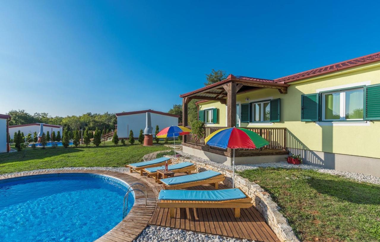 Holiday Park Village Jelovci Kringa Bagian luar foto